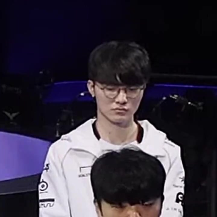 kkOma：因为有规定必须要六人阵容，所以就登记了rekkles